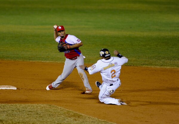 Puerto Rico y Venezuela en el cuarto dia de la Serie del Caribe