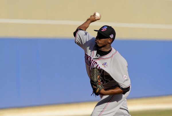 Eulogio De la Cruz, abridor de la RD Venezuela y Republica Dominicana en el 9no partido de la Serie del Caribe 2011